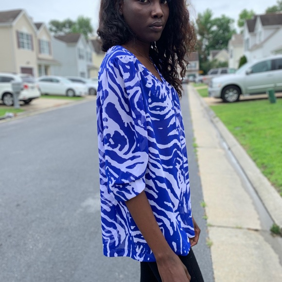 Light, Longsleeved Sophia Blouse - Picture 6 of 8